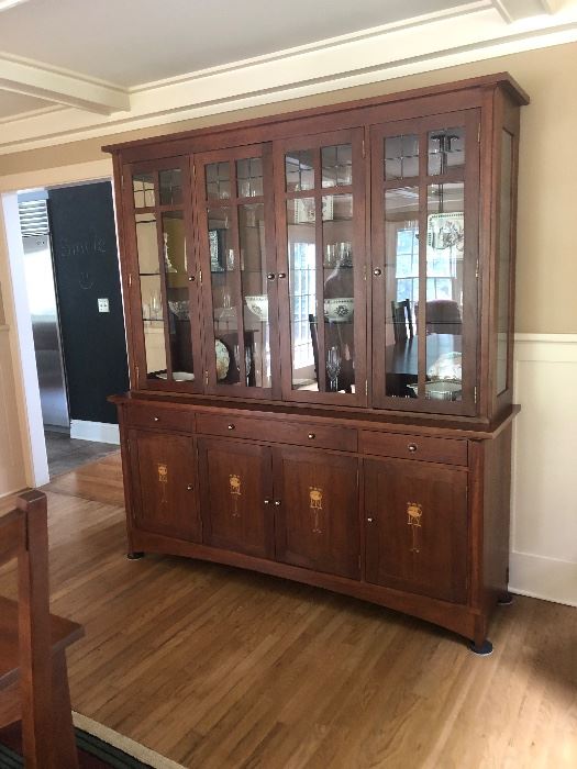 Stickley hutch/buffet 
Like new condition 