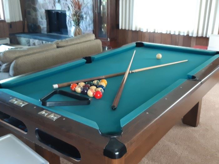 $100, 7.5" Buckingham pool table in vg condition with ping-pong table top. 