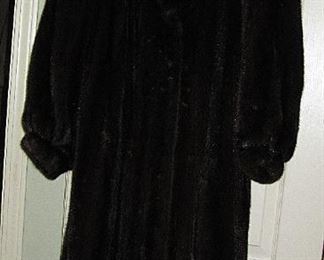 $600 - Womens Large Dark MINK  Fur coat