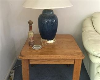 Coffee table and end table set with matching lamps