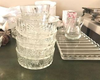 $16/set of 8 Pressed Glass Arcoroc France (marked) Desert Bowls