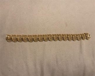 $10-Vintage Napier (Clasp Marked) Goldtone mettal bracelet