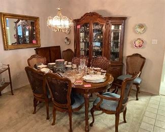Thomasville French Provincial dining room set