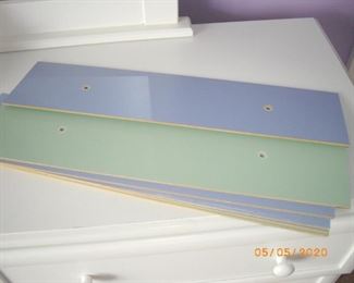 Color change fronts for white dresser
