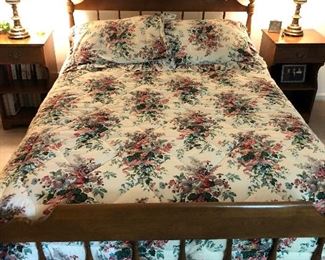 Full Size Bed and Mattress
Very Clean and in great Condition