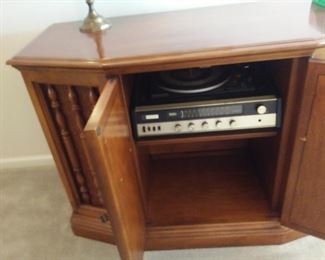 Entertainment Stereo AM/FM Fisher Receiver and Turntable 45's or 33's Slide Out Shelf and Built in Speakers
