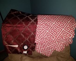 Very fashionable curtain pairs