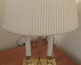 Lot 100 - Vintage double light lamp $25.00