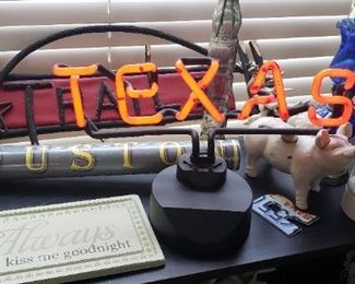 neon Texas sign