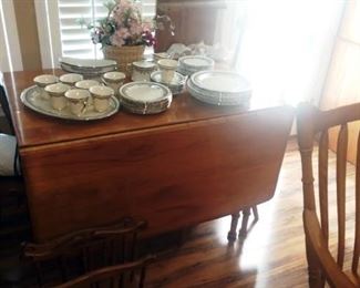 Kitchen:   Drop Leaf Table w/4 Chairs by 