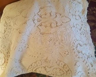 100. LACE TABLE CLOTH $