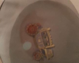 130.DISH WITH STAGECOACH $
