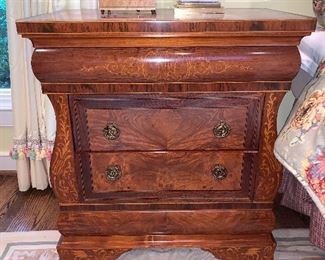 Pair of night stands in excellent condition $950