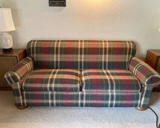 Sofa 2 cushions 