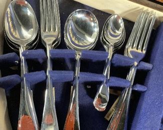 Boxed 81 pc Set FIRTH BREARLEY Flatware, England