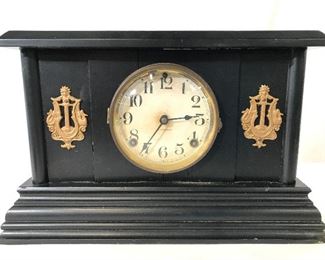 INGRAHAM Vintage Wooden Mantel Clock