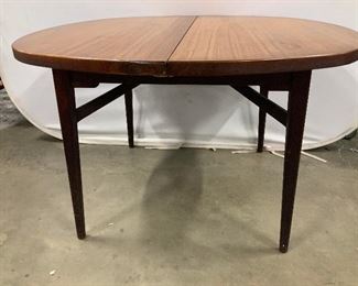 Mid Century Modern Wood Dining Table
