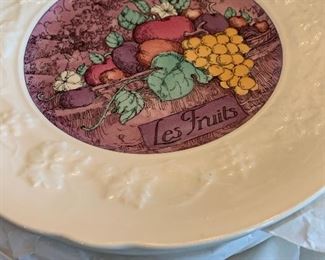 Gown France 8 dessert plates, 1 Platter. 