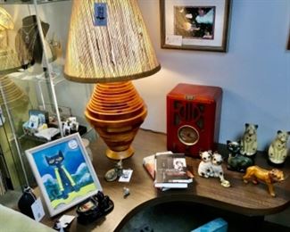 Cats, lamp, radio 