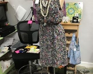 Mannequin, desk chair