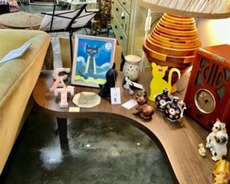 Kidney shape table. Cat cuties