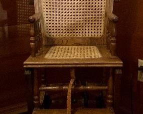 Alternate view of High Chair