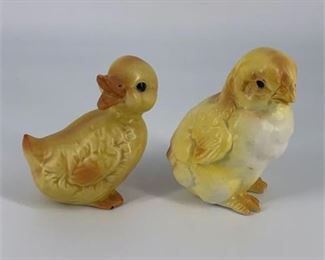 Lot 561
Miniature Bird Figurine Duo