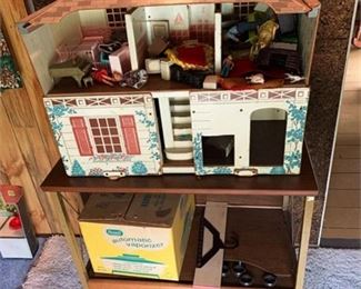 Lot 916
Doll House Lot