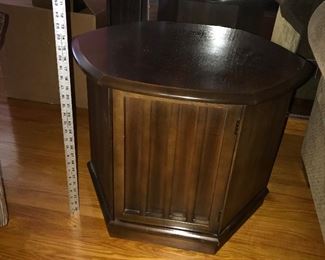 End Table $32.00  (Pick up Only)