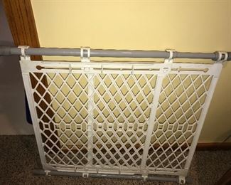 Pet gate $8.00 (pick up only)
