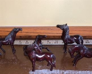 5 Wood horse set $12.00