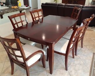 Kitchen table, 6 chairs, leaf
$350 OBO
