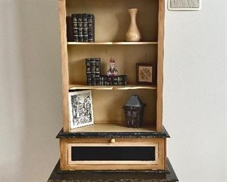 Book shelf hutch