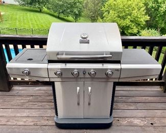 BBQ grille, barbecue pit 