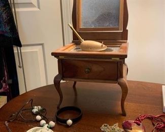 Jewelry Stand with Mirrors