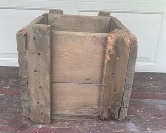 Primitive wood box, barn find, 12" x 10" x 13" $18