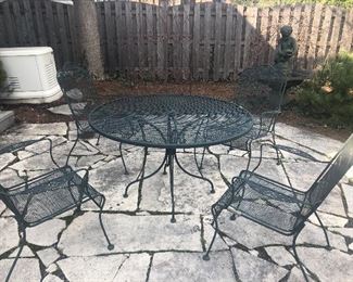  Outdoor Round Metal Iron Mesh Table & 4 Chairs
