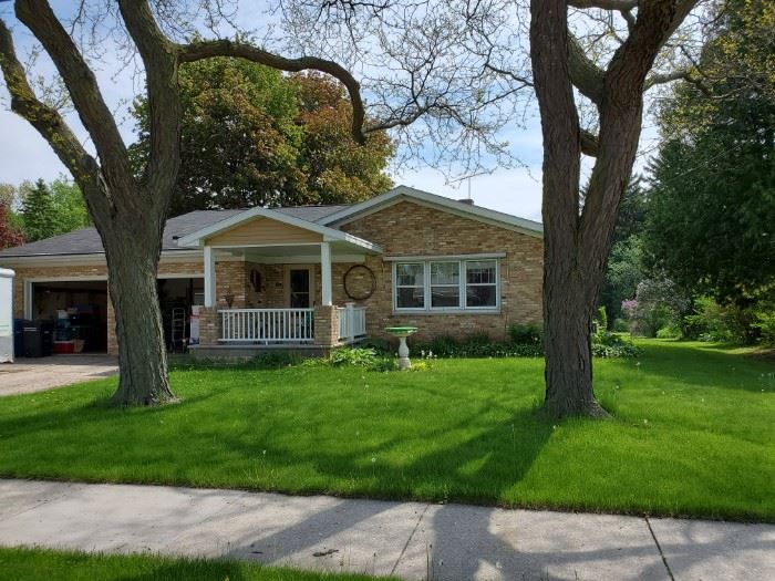 3 bedroom ranch located near the EAA grounds, all contents will be available for sale at the estate sale