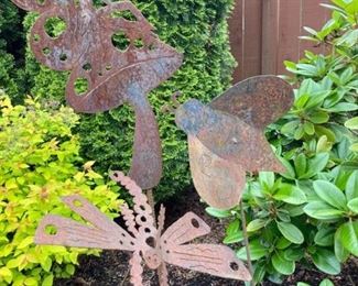 082 Dragonfly and Bee Metal Yard Art 