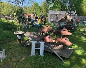 Various lawn art and statuary, urns, patio sets