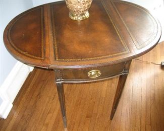 Drop leaf end table with leaves extended