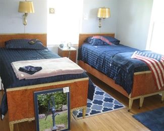 Vintage 5-suite bedroom suite with twin beds