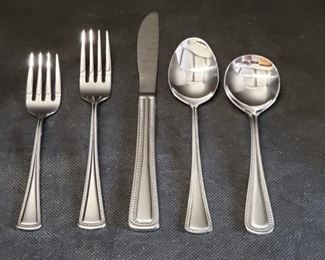 https://ctbids.com/#!/description/share/422413 5 piece place setting. Service for 6. Oneida salad/dessert fork, Oneida Dinner Fork, Delco by Oneida Knife, Tablespoon Oneida, Delco soup spoon. New in plastic sleeves. All similar weight/quality.