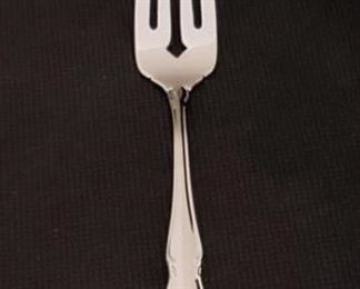 12 Count "Arbor Rose" Salad Forks By Oneida. Arbor Rose flatware from Oneida features flowing scrolls that are accented with a rose bud to give your table a traditional look. Use this beautiful flatware with any Oneida dinnerware for an elegant look. https://ctbids.com/#!/description/share/422381 