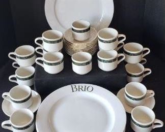 https://ctbids.com/#!/description/share/422399 "Brio" Oneida Ceramicor: 5 plates Oneida Classic: 11 saucers, 18 cups.