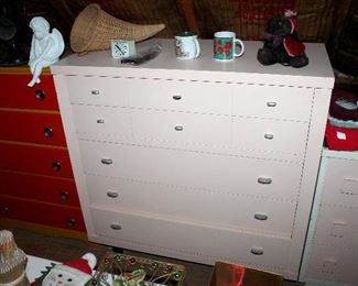 Vintage Dixie chest-of-drawers