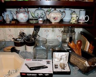 Teapots, kitchen items