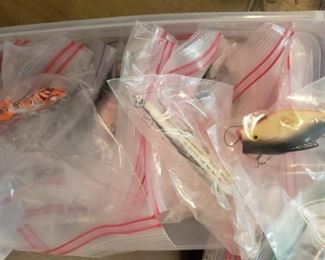 Lot 19 Aprox 30 Vintage Fishing Lures $40