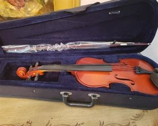 Lot 43 Nice 3/4 Size Violin with Case $50