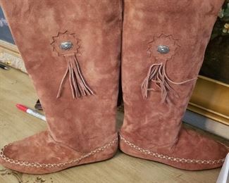 Lot 86 Womens Hushpuppies Boots Size 10M $30